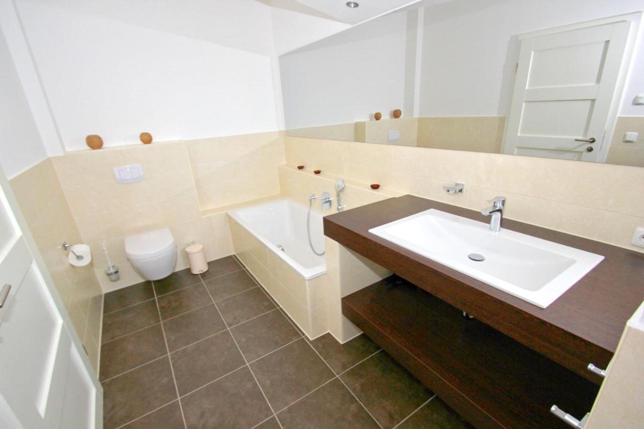 Hafennahe Penthousewohnung Mit Meerblick - Hafenresidenz Lauterbach Fewo 2-7 Eksteriør bilde