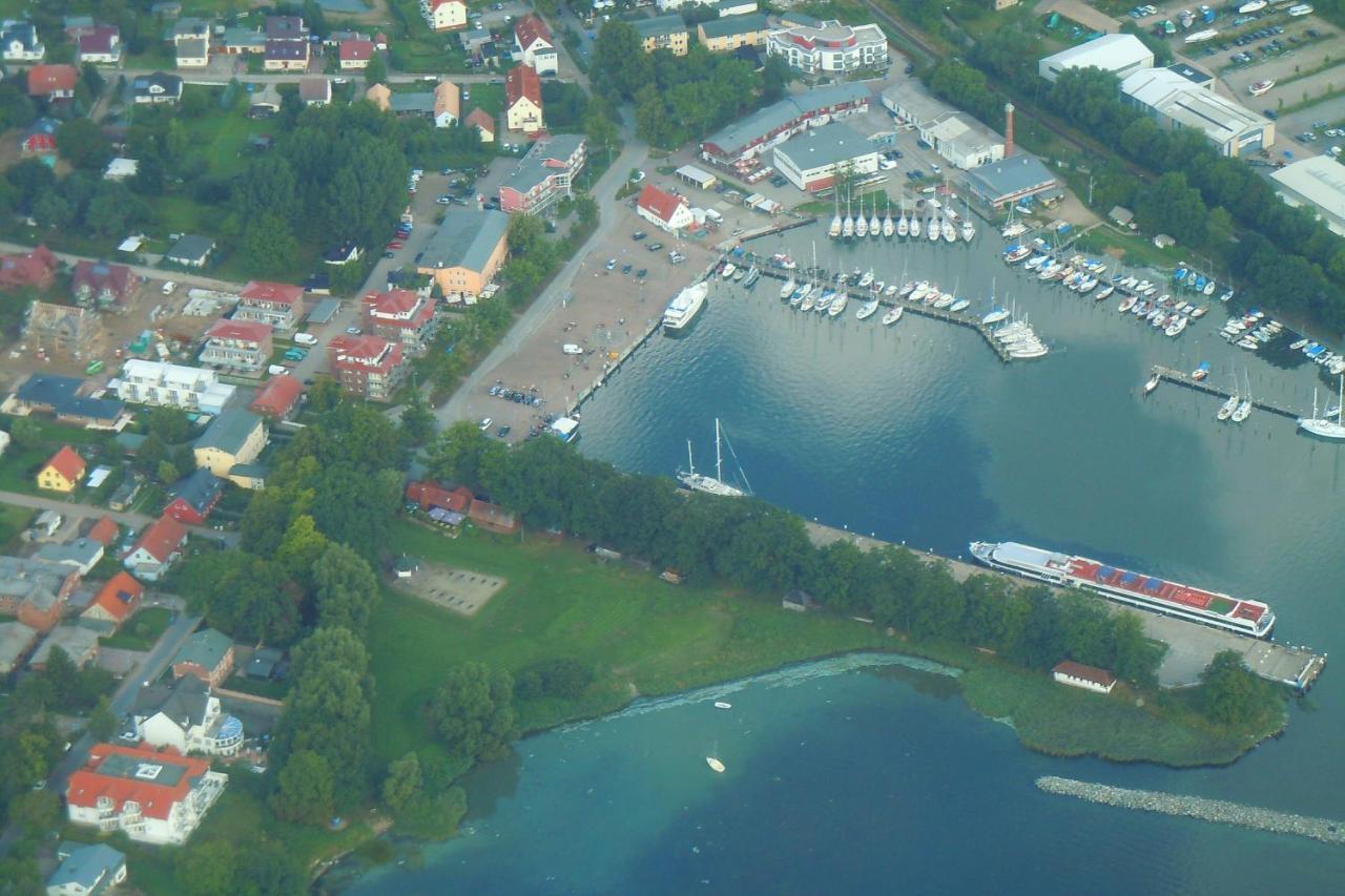 Hafennahe Penthousewohnung Mit Meerblick - Hafenresidenz Lauterbach Fewo 2-7 Eksteriør bilde